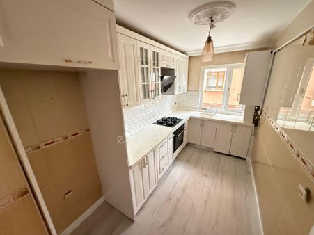 Relax'tan Bagcı Caddesi Paraleli Y.gitiş Altı Daire Tertemiz 3+1