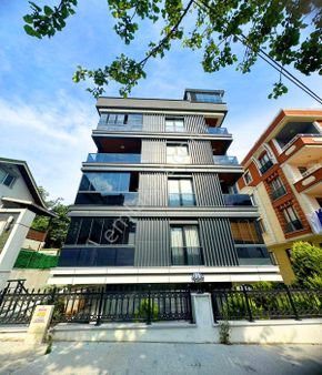 Beylikdüzü Kavaklı'da Müstakil Bahçeli Satılık 2+1 Giriş Daire