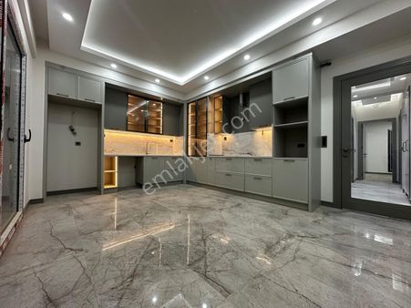 Demirler'den Selçukbey'de Yüzme Havuzlu Site Konsept Lüks 3+1