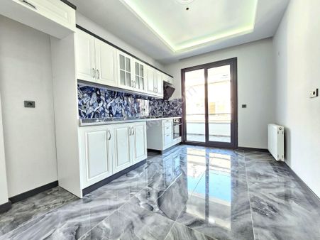 ▶ ▶ Akçay Körfez'den Yeni Binada Ara Kat Ön Cephe Geniş Kullanımlı 2+1 Satılık Daire