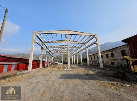 1500 M² Kullanım Alanlı Çift Girişli 650 M² Kapalı Dükkan