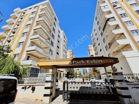 Demir Emlak'tan Satılık 3+1 Park Cepheli Daire Karşıyaka'da