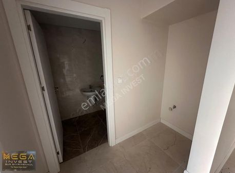 Mega İnvest'den Merkezi Konum Sur Cadde Yanı 186 M2 4+1 Kiralık