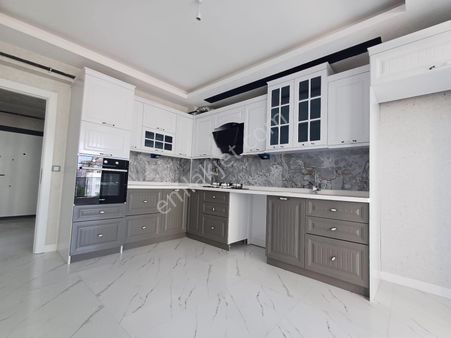 Emrah Çiftci'den Selçuklu Sancak Mah.novada Avm Yanı Kiralık 3+1 Arakat Sıfır Lüks Daire