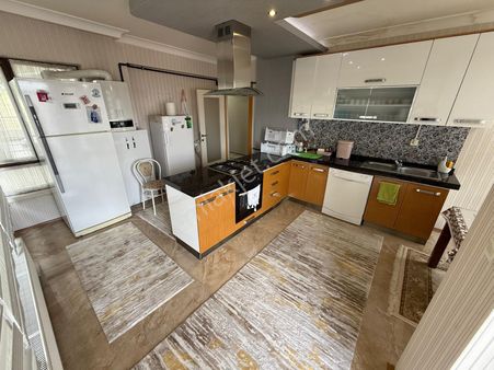 (3249) Bağlarbaşı Mahallesi Katta Manzaralı 3+1 Ada Mutfak Yeni Bina