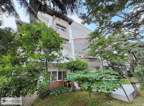 Çamlıca'da Oturuma Hazır Site İçerisinde Kiralık Villa..