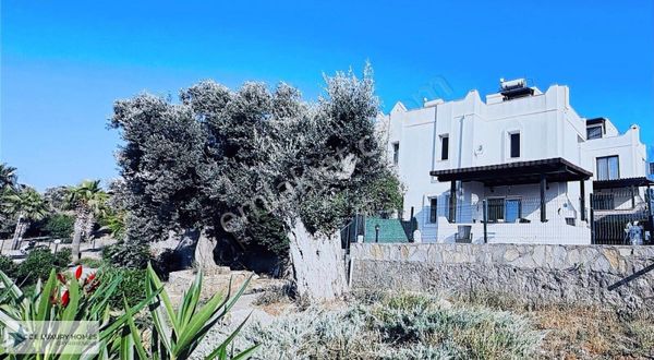 Türkbükü Hebilkoy'da, Kusursuz 2,5+1 Deniz Manzaralı İkiz Villa.