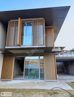 Düşler Vadisi'nde Sır Gibi Saklı 3,5+1 Natamam Villa