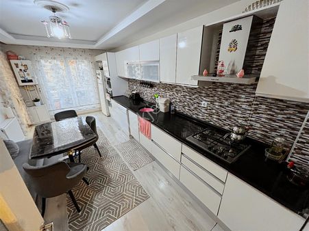 Lüks-modern- Geniş Ve Cadde Üzeri-