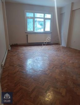 Küçükköy Merkezde Kiralık 1 Ci Kat 3+1 Daire