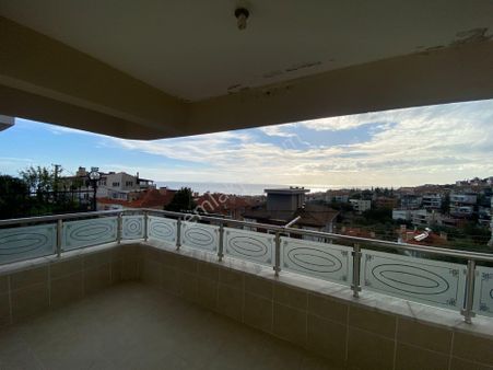 Cb King Den Altınolukda Deniz Manzaralı Satılık 3+1 Daire