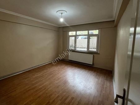 İstinyede Kiralık 2+1 Giriş Kat Daire