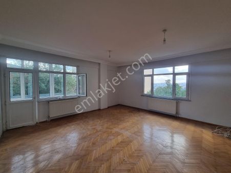 Sarıyer Tarabya Üstü Boyalı Geniş Arakat 2+1 Ulaşım 2.dk