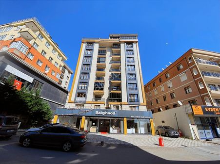 Pendik Çınardere Ana Cadde Üzeri Ebv. Banyolu 3+1 Kiralık Daire