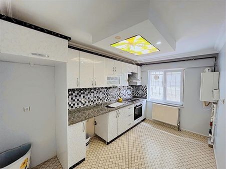 Akdoğanlardan Fevzipaşada Satılık İskanlı 3+1 Bahçe Katı