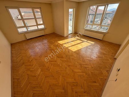 (3252) Bademlik Mahallesi Cadde Üzeri 1. Katta Ön Cephe 3+1 Fırsat Dairesi