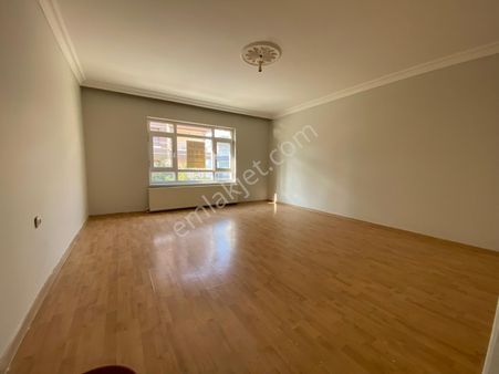 (1156) Keçiören Kanunide 1.katta 3+1 Satılık Boş Daire