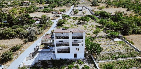 Hisarcıkta Satılık 5+2 Villa