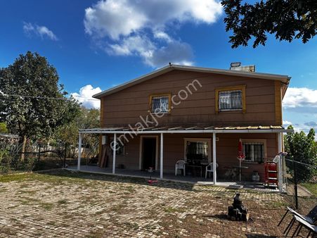 Pendik Emirli Köyünde 1.980 M2 Arsa İçinde 2 Adet Müstakil Ev