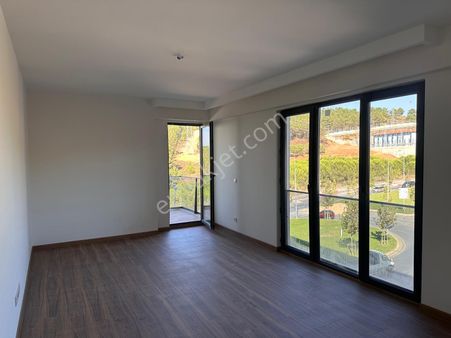 Tuzla Aydınlı'da Fgm Yapı Gloria Sitesi İçerisinde Satılık 3+1