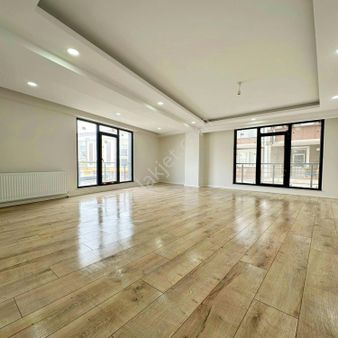 Beylikdüzü Yakuplu Mahallesi'nde 2+1 Sıfır Ara Kat Daire