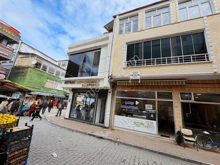 Edis Emlak'tan Satılık Bafra Meydanda 100 M2 3 Katlı Dükkan