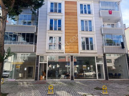 Edis Emlak'tan Kiralık Yakakent Merkezde 280 M2 Dükkan