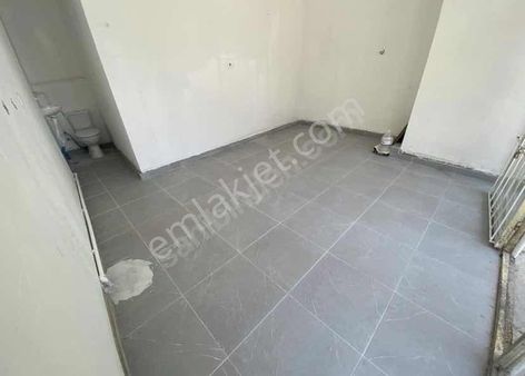 Yunus Emre Cad 100 Metre Mesafede Her İşe Uygun 25 M2