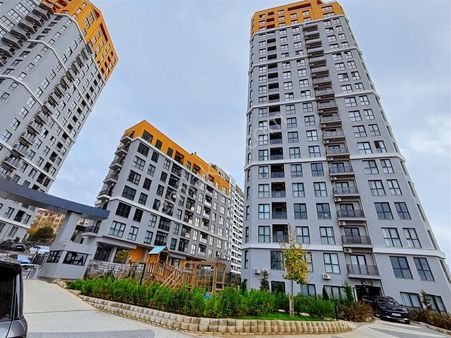 Dünya Şehir Kartal Projesinde 2+1 Ebeveyn Banyolu Kiralık Daire