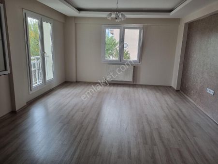 Cumhuriyet Mahallesi'nde Ulubey Yoluna Yakın Güneş Pide Karşısı