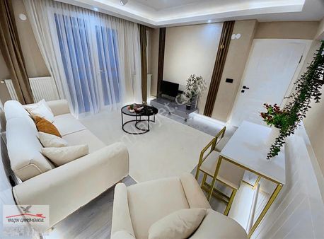 Atakumda Tramvaya 100 Metre Eşyalı Satılık 1+1