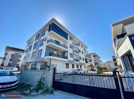 Çözüm Emlak'tan Açık Otoparklı Site İçerisinde 2+1 Satılık Daire