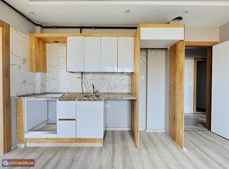 Çözüm Emlak'tan Muradiye'de 2+1 Açık Mutfak Kiralık Daire