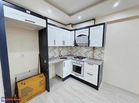 Çözüm Emlak'tan Sıfır 1+1 İstasyon Bölgesi'nde Satılık Daire