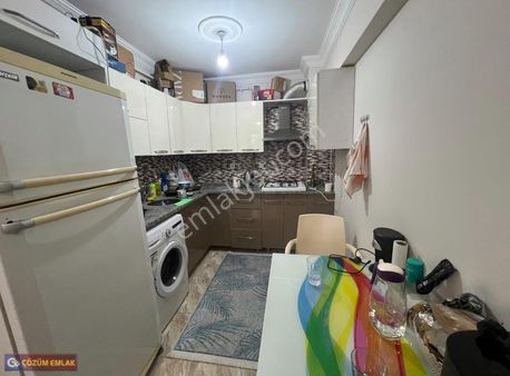 Çözüm Emlak'tan 2+1 Eşyalı Karanlıksız Ara Kat Satılık Daire