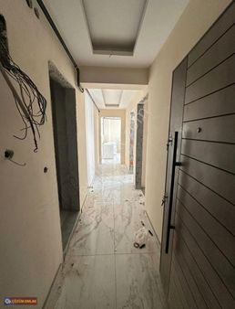 Çözüm Emlak'tan İstasyon Caddesi Üzerinde 2+1 Ara Kat Daire