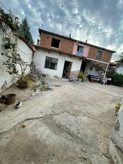 Turgutlu Derbent Mh. Acil Satılık 2 Katlı Müstakil Ev