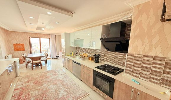 Ankara Manzaralı 15. Katta Süperlüks Yapılı Ebeveyn Banyolu