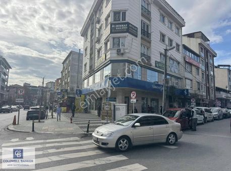 Sancaktepe Merkezde Anacadde Üzeri Köşe Başı Satılık İşyeri