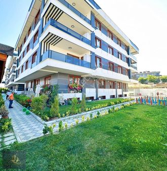 Beylikdüzü Kavaklı'da Satılık Site İçi 4+2 Dubleks Fırsat Daire