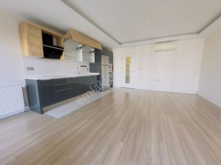 Karşıyaka Bostanlı Atakent Bivalvia Sitesinde 2+1 Satılık Daire