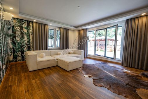 Adakale Bölgesinde Marmaray Ve Aqua Florya'ya Yürüme Mesafesinde