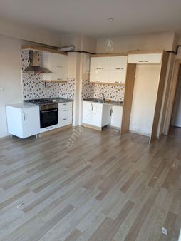 Özkan Emlaktan Çiğli Merkezde Doğalgazli