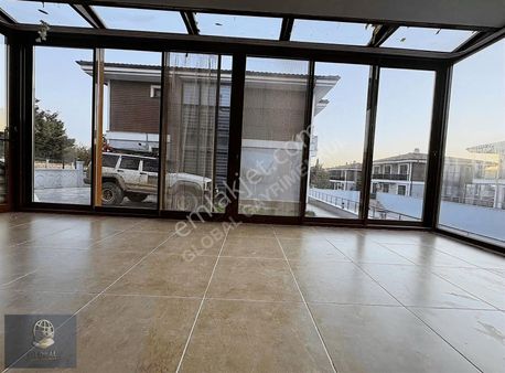 Çorlu Önerlerde Havuzlu Siteiçi 5+1 Villa