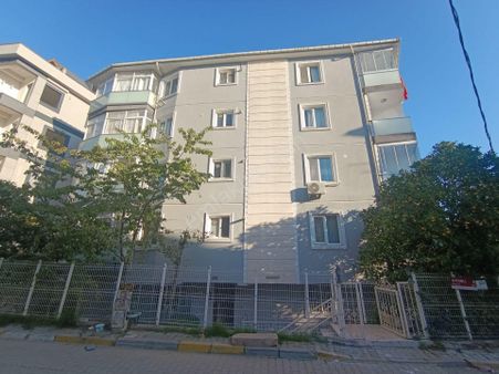 Kılavuz Çayırına Komşu Tamamen Yenilenmiş Balkonlu 2+1 85 M²net
