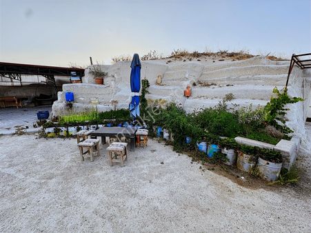 Şanlıbaba Emlak'tan Ürgüp Ağıl Mevkiinde Kaya Damlı Bakımlı Bağ