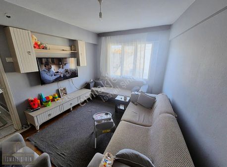 İsmail Şirinden İstiklal Cad Üzerinde Geniş Teraslı 2+1 Daire