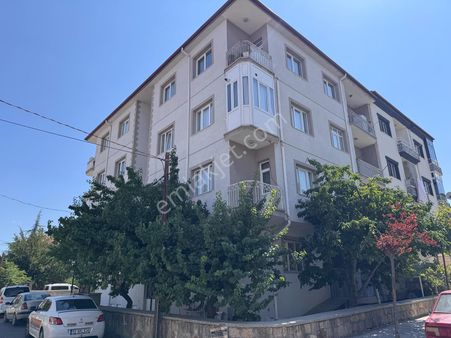 Şanlıbaba Emlak'tan Merkezi Konumda Kiralık 3+1 Ara Kat Daire