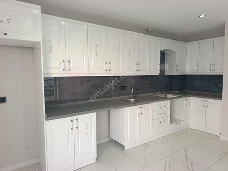 Davutlar Merkez'de Sıfır 3+1 Dubleks Satılık Daire