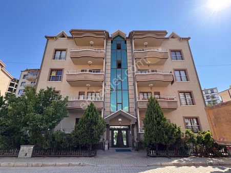 Şanlıbaba Emlak'tan Esentepe Mah Kiralık 3+1 Ara Kat Daire